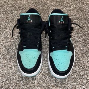 Jordan 1 Low Tropical Twist